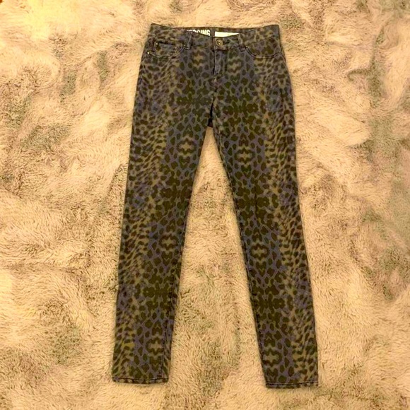 DKNY ANIMAL PRINT JEANS - Picture 6 of 8